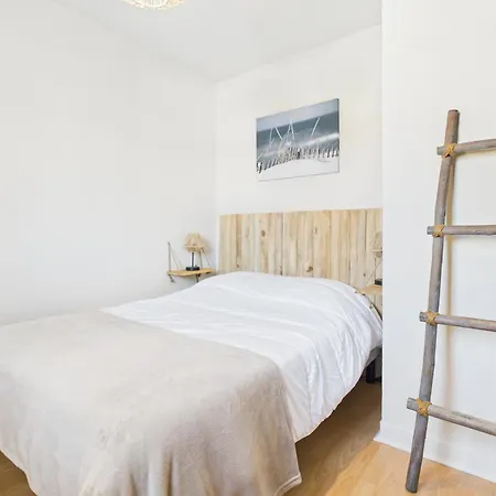 Jolie Maison Avec Jardin A 450m De La Pour 8 Holiday home