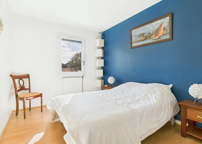 Jolie Maison Avec Jardin A 450m De La Pour 8 펜션