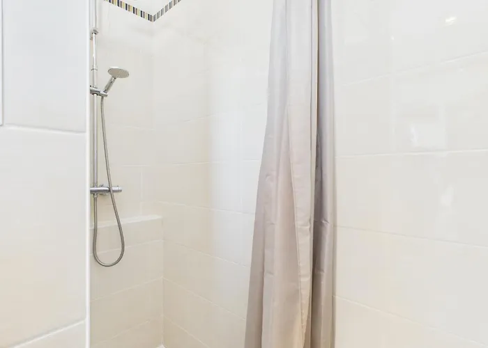 Jolie Maison Avec Jardin A 450m De La Pour 8