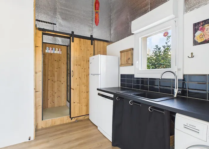 Jolie Maison Avec Jardin A 450m De La Pour 8 펜션 *