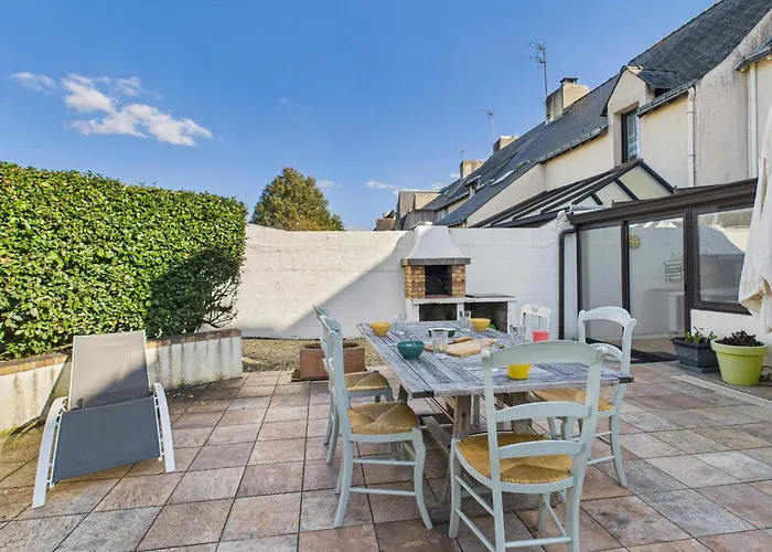 펜션 Jolie Maison Avec Jardin A 450m De La Pour 8 *