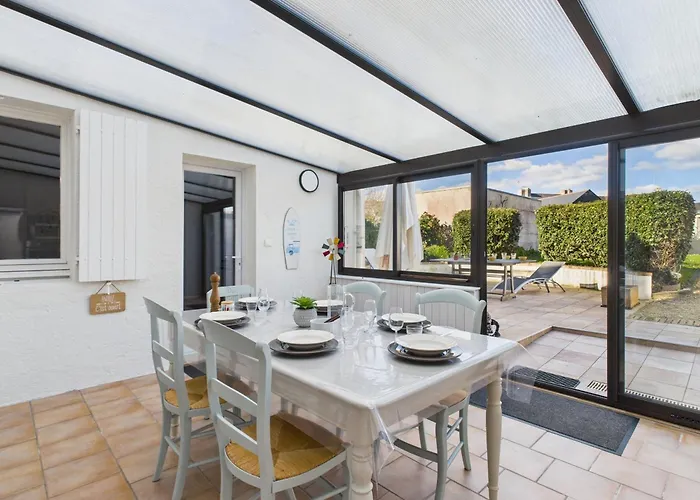 Jolie Maison Avec Jardin A 450m De La Pour 8